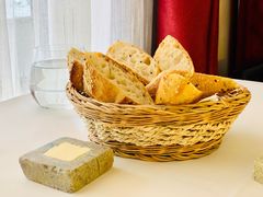 餐前面包-Khéma Restaurant Pasteur