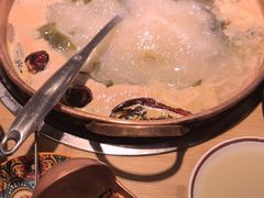 -洱火云南酸菜牛肉火锅(石景山当代商城店)