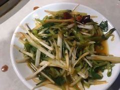 -王老六铁锅炖鱼(长春路店)