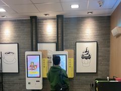 -麦当劳(上海虹桥站30B检票口楼上)