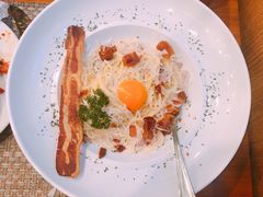 -Chom Cafe and Restaurant