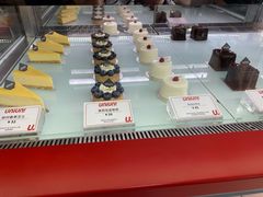 -UNI UNI(环亚凯瑟琳店)