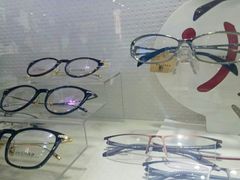 -臻美视爵眼镜·明月·依视路·蔡司折扣店(广渠门店)