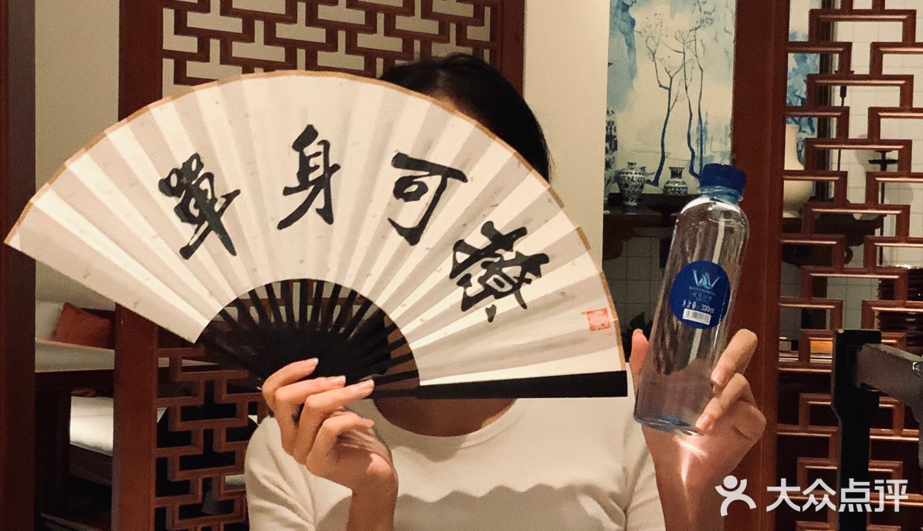 烟熏牛肉的香，配菜叫不出名字，但是脆脆的很好吃