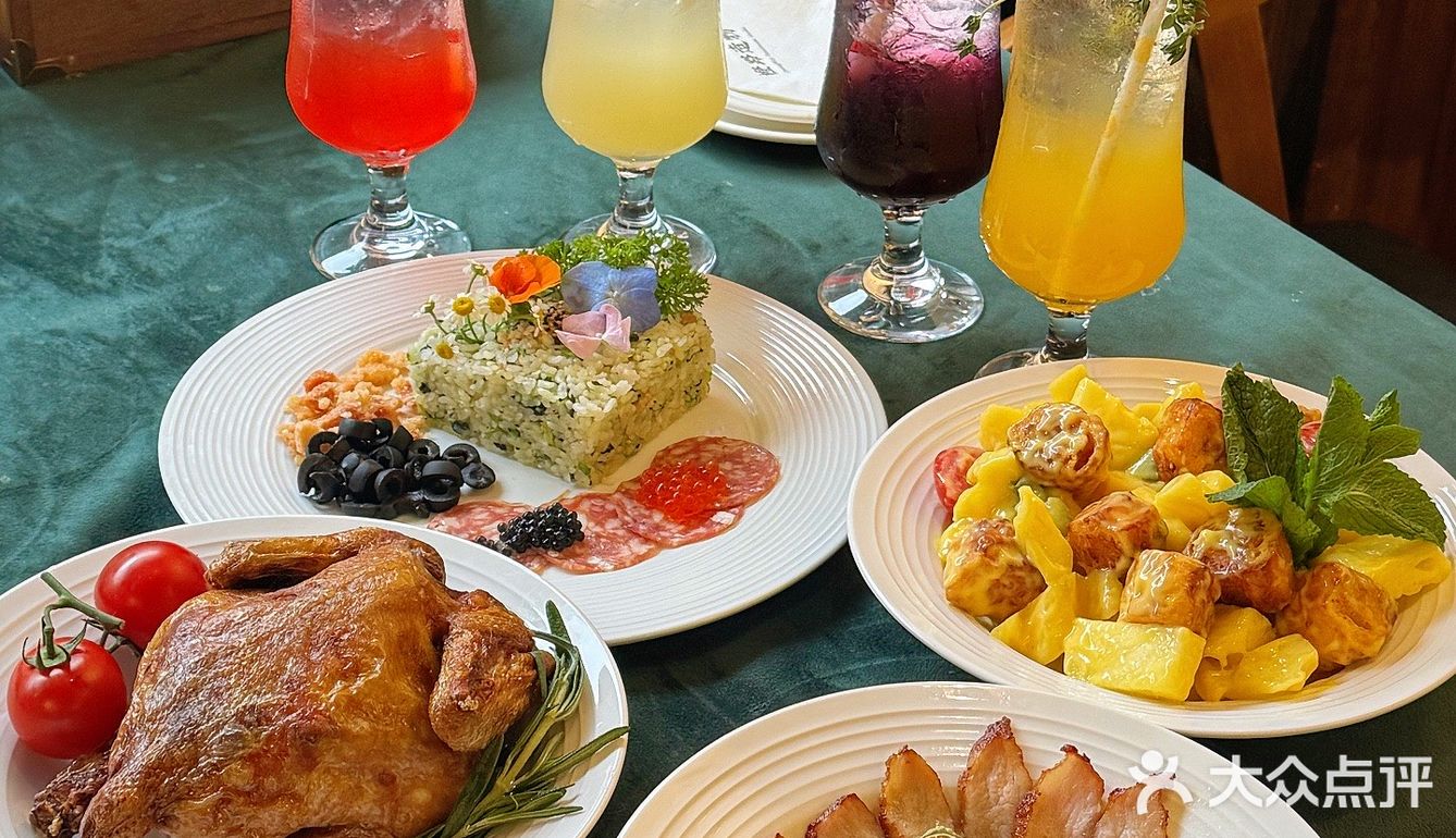 酥皮内嫩是我会喜欢的；沪爷炒饭颜值很高，饭有淡淡香味