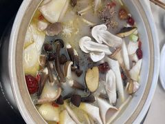 -土连锅·现熬养生汤锅(梁家巷店)