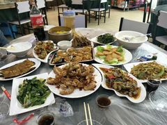 -覃记海鲜美食餐厅