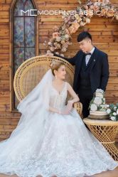 -现代经典婚纱摄影