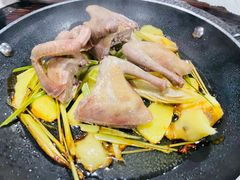 香茅焗乳鸽-丰泰顺德私房菜(寺右二马路店)