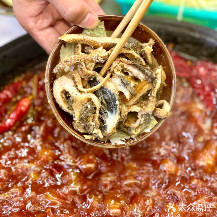 东郊记忆火了五年的老火锅,全是手工菜!