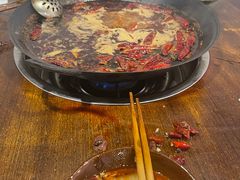 -黄潇洒老火锅(九眼桥宏济巷店)