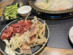 -小志家.鲜牦牛肉牛杂火锅野生菌汤锅