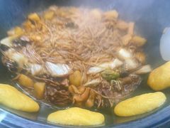 -粘豆包柴火铁锅炖