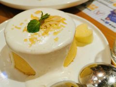 -more than meow吴止猫主题餐厅(承德 中船汇店)