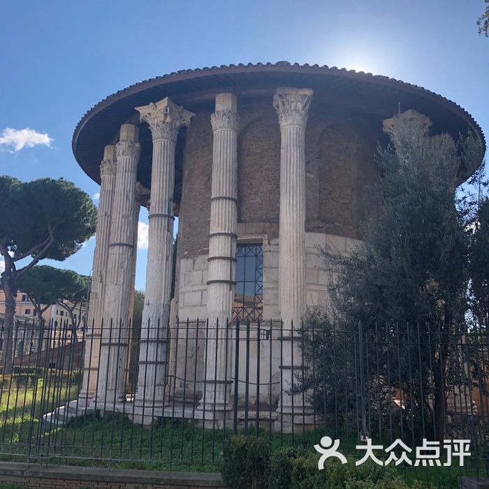 波里乌姆广场的神殿
