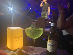 -FOUR PLAY BAR