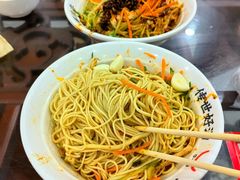 -牛一嘴·兰州牛肉面·大盘鸡(财富中心店)