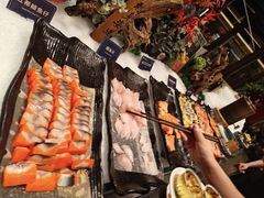 -钱小奴海鲜自助黑金店(杭州滨江龙湖店)