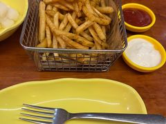 -BHC炸鸡(明洞总店)