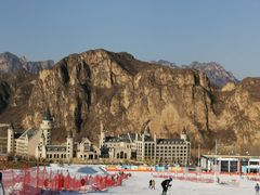 -荣盛康旅野三坡滑雪场