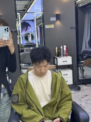 -藤野造型烫发染发