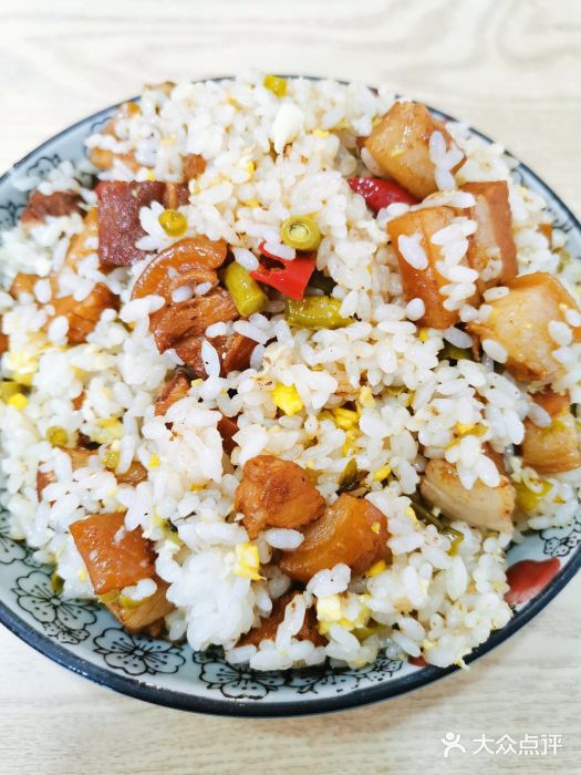 老头爱马仕酸豇豆炒饭(丰富路店)红烧肉炒饭图片
