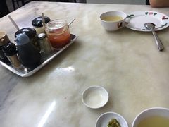 餐具摆设-威南记鸡饭餐室