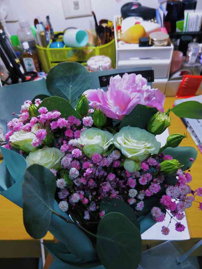 花很新鲜,包装精美.