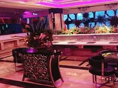 -蓝尊量贩(黄河路店)