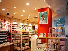 -名创优品(江南新地店)