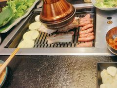 -臻牛烤肉