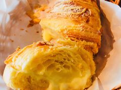 黄金流奶羊角-麦田工坊(月湖店)