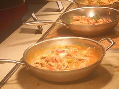 自助取餐区-海口绿发希尔顿酒店-田园汇自助餐·三文鱼·海鲜