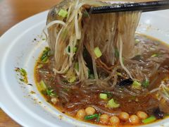 招牌酸辣粉-钟方模白家肥肠粉(春熙店)