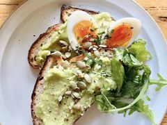 牛油果吐司-Egg•Allday Brunch(襄阳北路店)