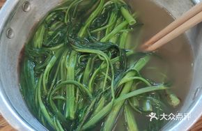 Snail Soup with Pasta