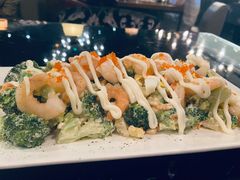 虾仁鸡蛋西兰花沙拉-Let's Taipei 非常烘焙(太古里店)