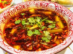 -临界音乐酒馆·小龙虾·江湖菜(华熙LIVE·鱼洞店)