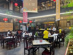 大堂-蔼若春.传承三十年云南菜(金碧公园店)