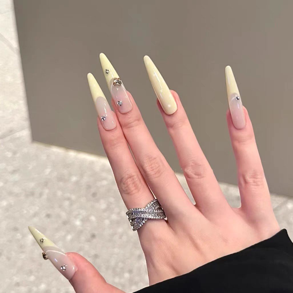 水滴奶黄色美甲