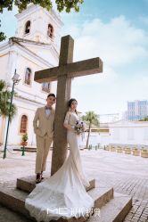 -现代经典婚纱摄影