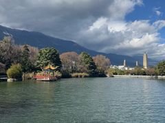-三塔倒影公园