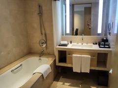 浴室-佛山岭南天地康得思酒店