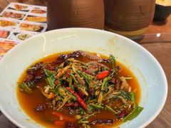 -老滇山寨•云南特色菜•地方菜•民族风情歌舞表演(金碧店)