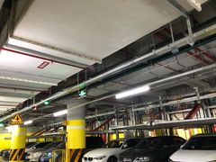 -白玉兰广场停车场