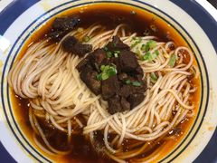 -霸蛮湖南菜·牛肉粉(荣京西街店)