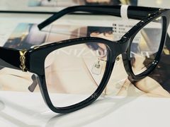-YI OPTICAL 奕镜·蔡司战略合作店(长宁来福士店)