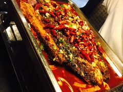 -鸣记脆皮烤鱼·海鲜烤鱼(三八广场店)