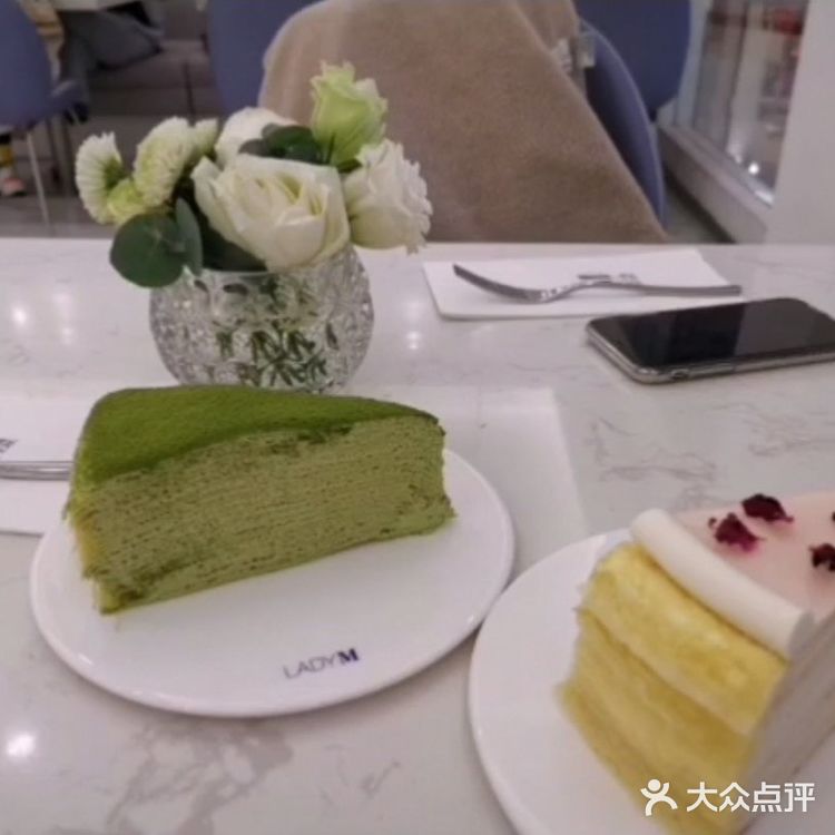 我非常喜欢千层，这次选择了Lady M甜品店真是正和