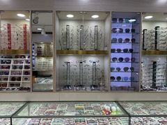 -朱师傅眼镜·蔡司·依视路·尼康(市先进店)